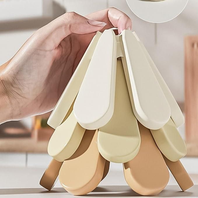 Elegant Silicone Insulation Pad with Stand – Heat-Resistant Table Protector