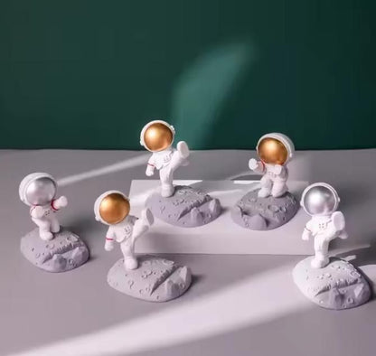 🚀 Nordic Style Astronaut Mobile Phone Stand Holder 🌌